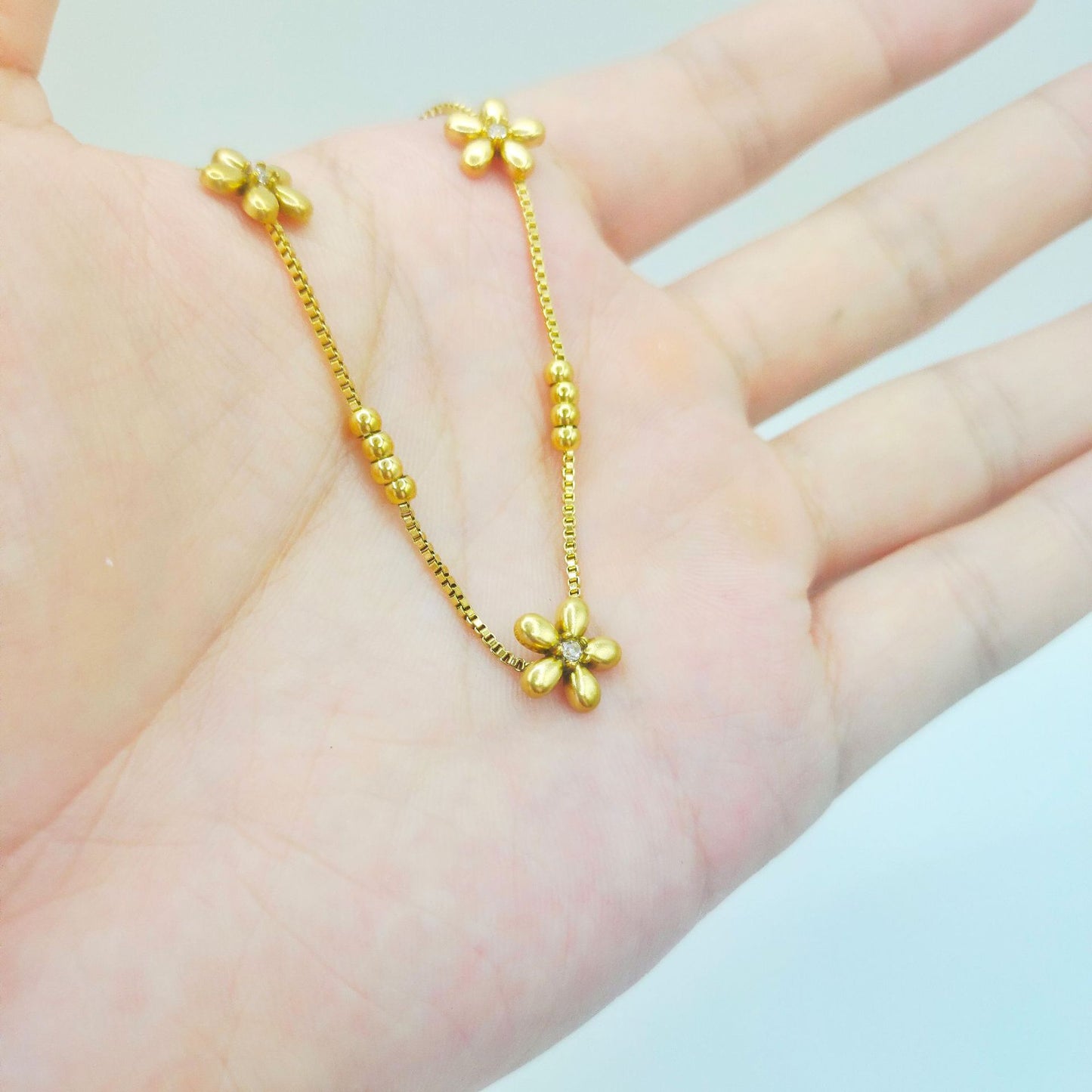 Flower-shaped Gold-plated Korean-style Fashion Pull Bracelet